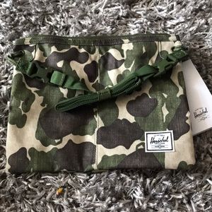 Herschel camo bag